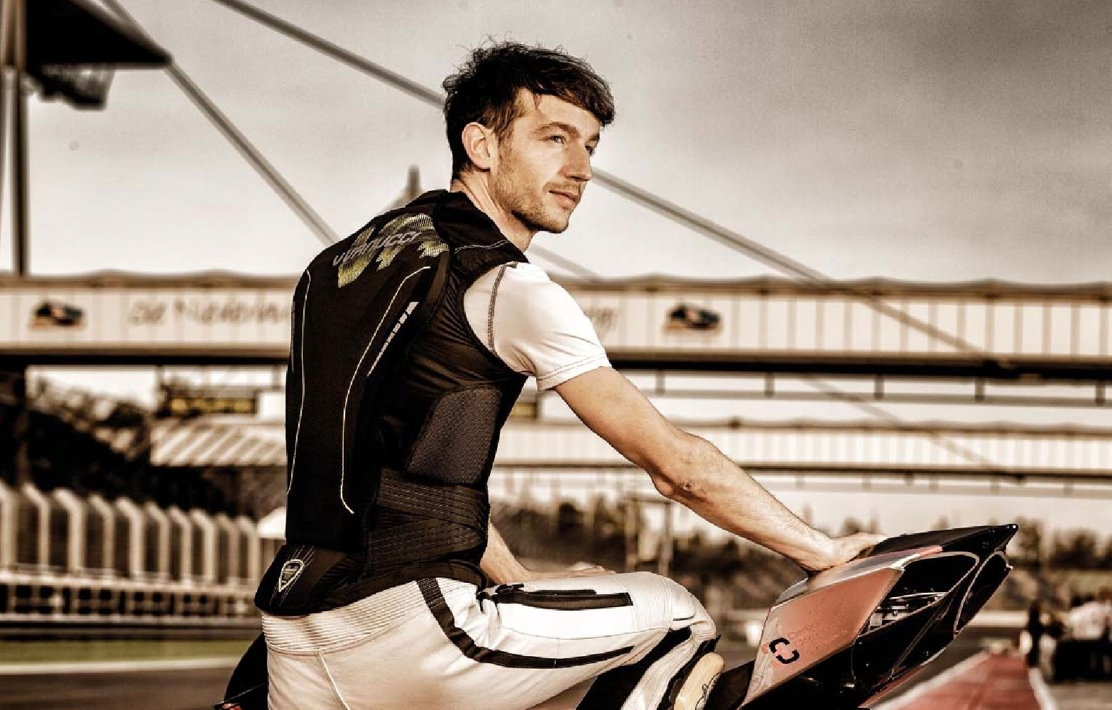 VANUCCI V-1.1 Buzer Zbroja Motocyklowa